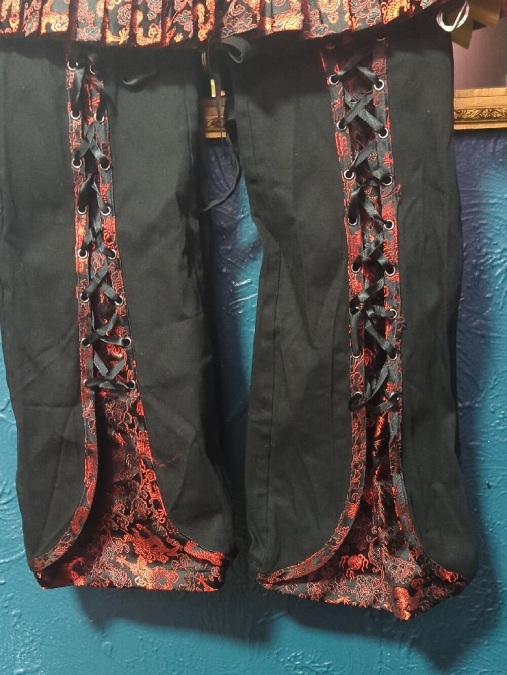 Punk Rave RARE Red and Black Dragon Brocade Skirt With Garter Leg Warmers - Picture 10 of 12